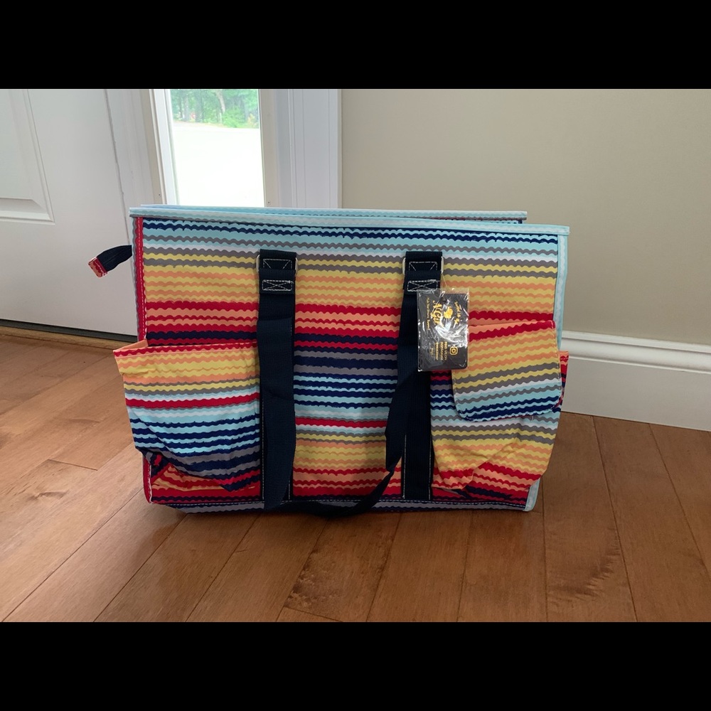 Ngil Rainbow canyon medium tote NWT